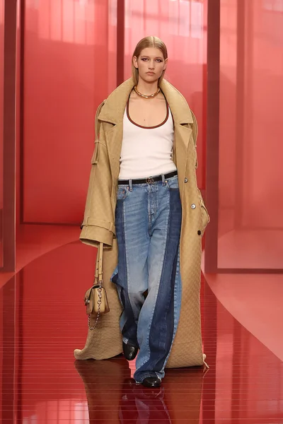 Look 50